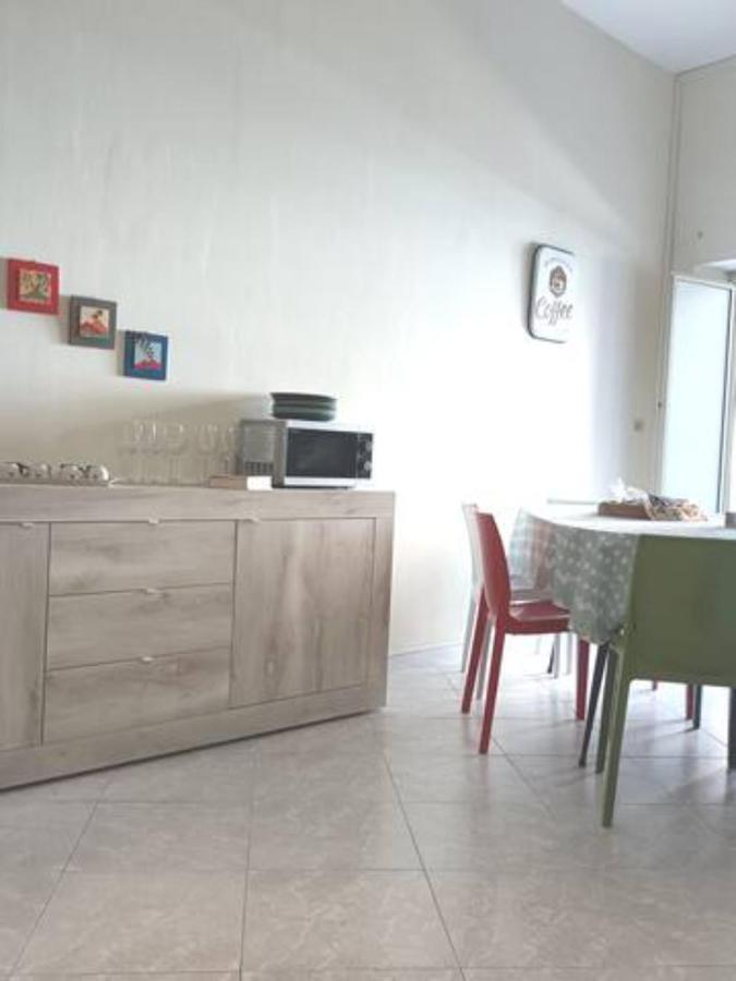 Makefemmina Hotel Napels Buitenkant foto